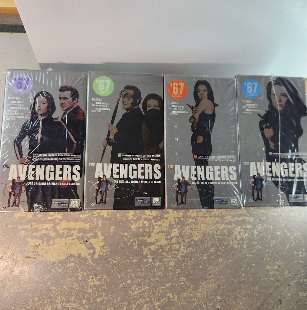 The Avengers '67 Set 1-4 VHS 1,2,3,4 Diana Rigg 1967 New Sealed Posters Include - Picture 3 of 10